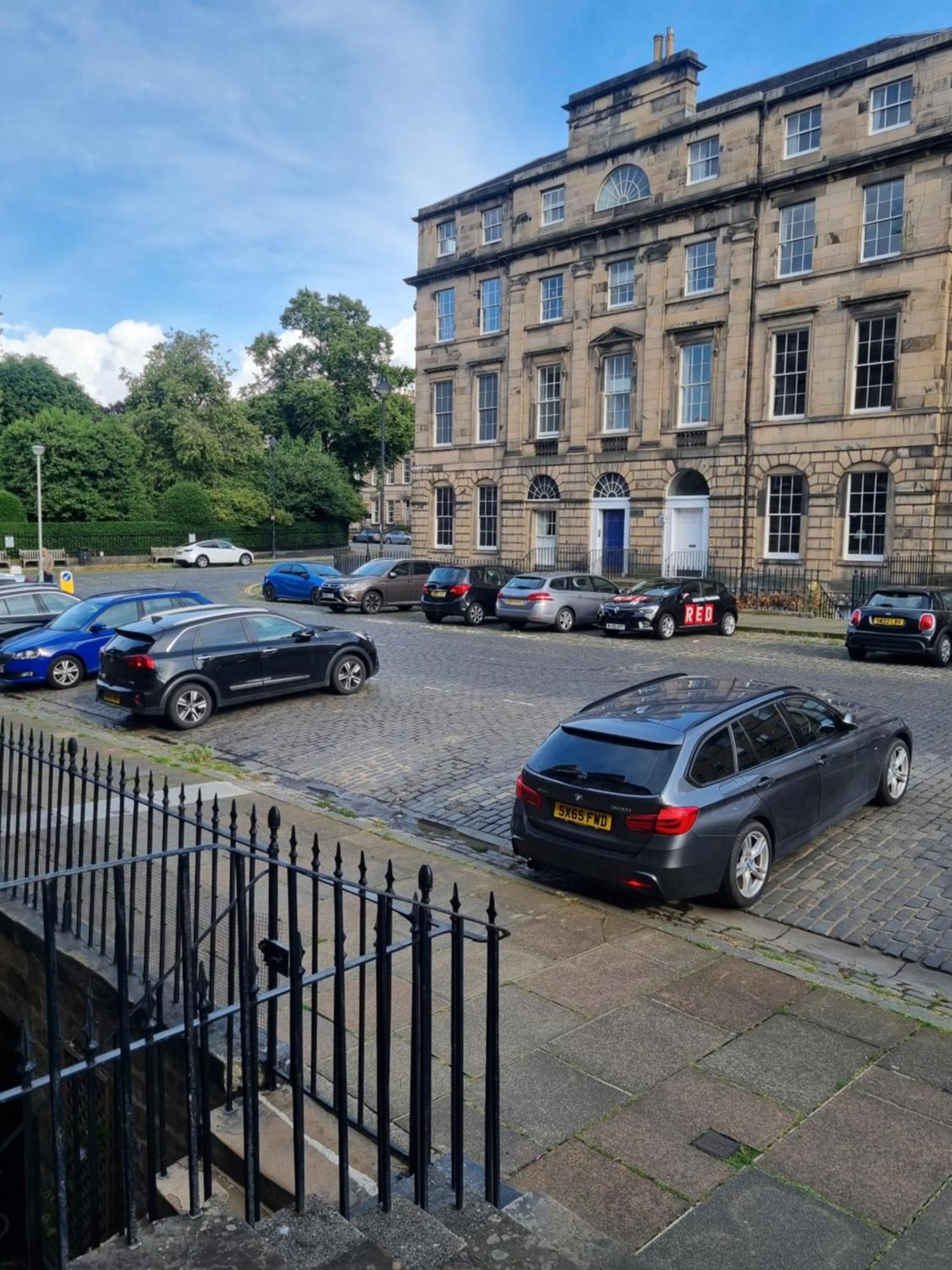 3 Double-Bed Georgian Apartment In Prime Location Edimburgo Esterno foto
